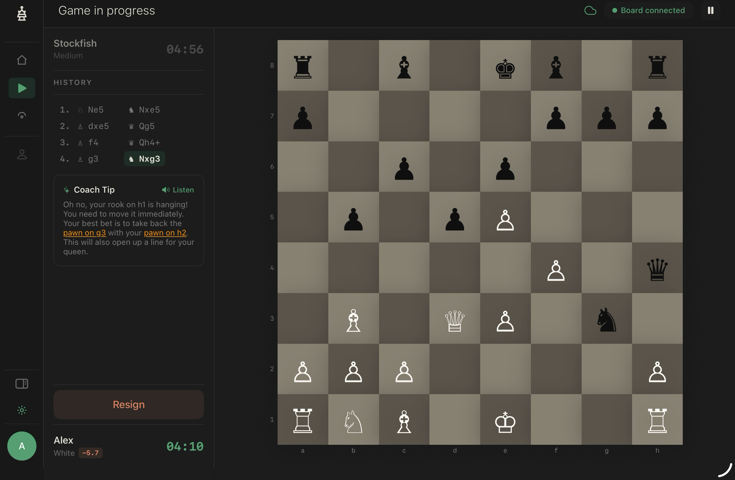 Kernel Chess coach tip warning about a hanging piece during a game